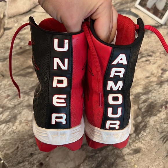 Boys under armour cleats - Picture 3 of 4